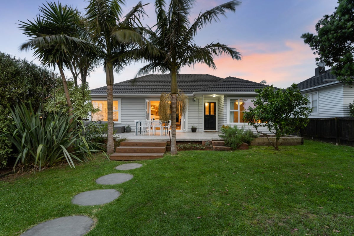 1/40 Matipo Road, Te Atatu Peninsula, Auckland - Carousel 1