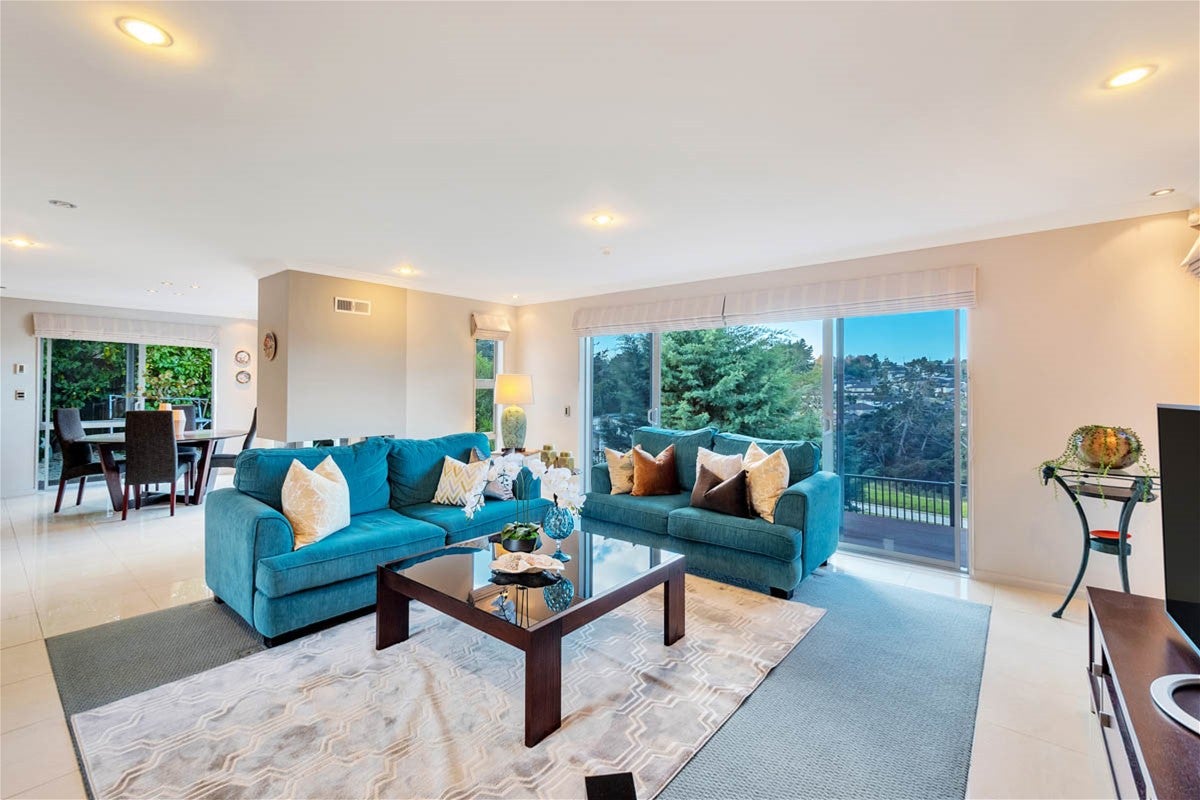 51 Rising Parade, Fairview Heights, Auckland - Carousel 1