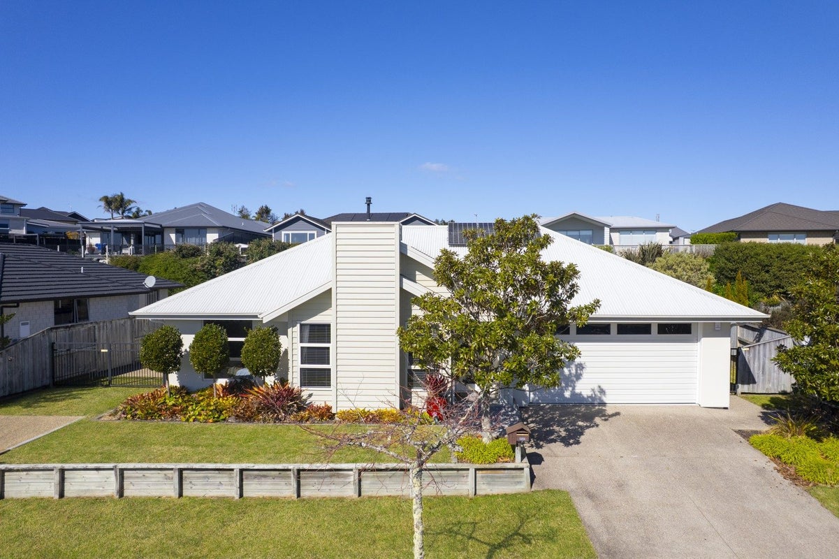 42 Mortlake Heights, Pyes Pa, Tauranga, Bay Of Plenty - Carousel 2