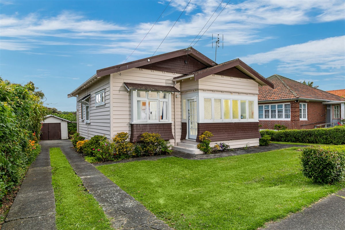 53 Moa Road, Point Chevalier, Auckland - Carousel 1