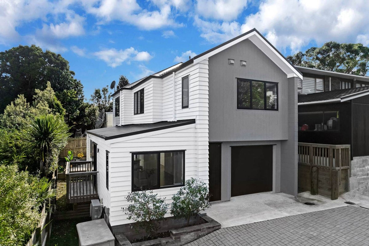 14A Oaktree Avenue, Browns Bay, Auckland - Carousel 1