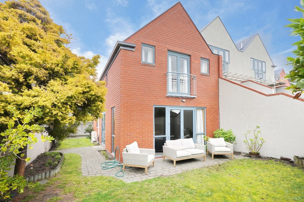 1/56 Nayland Street, Sumner, Christchurch - Carousel 1