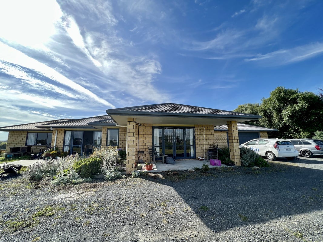 109 Hall Rd, Peacocke, Hamilton, Waikato - Carousel 1