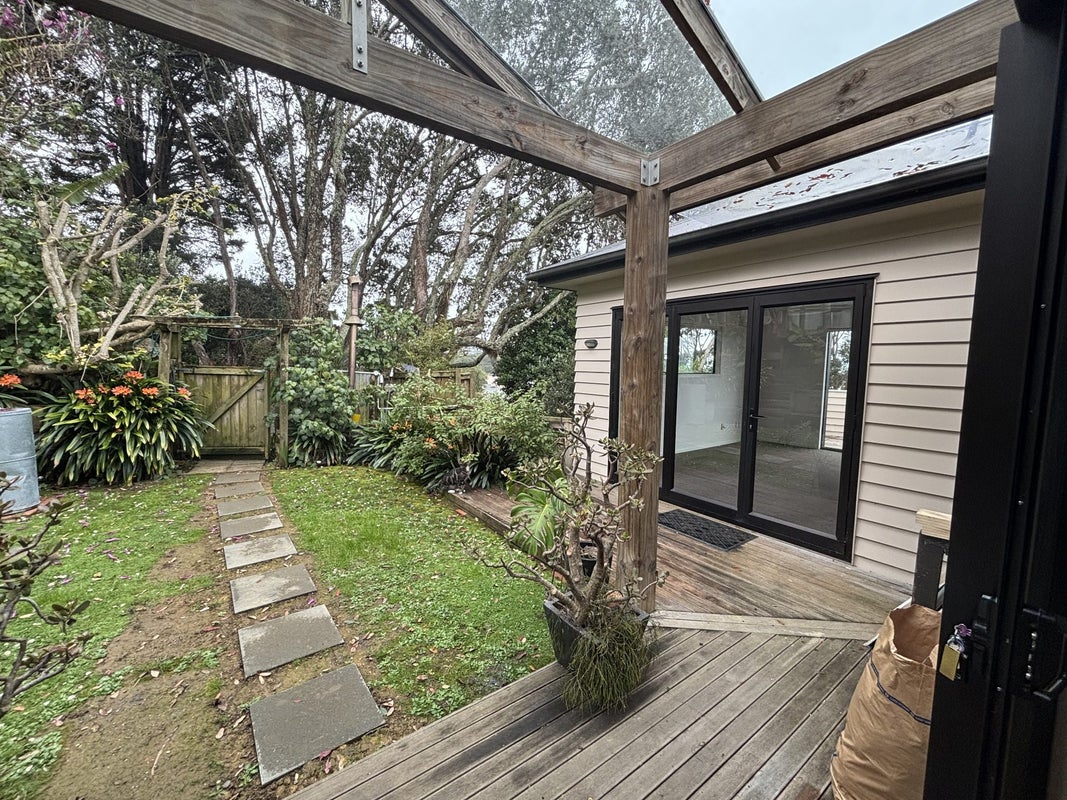 20 Carlton Crescent, Maraetai, Auckland - Carousel 25