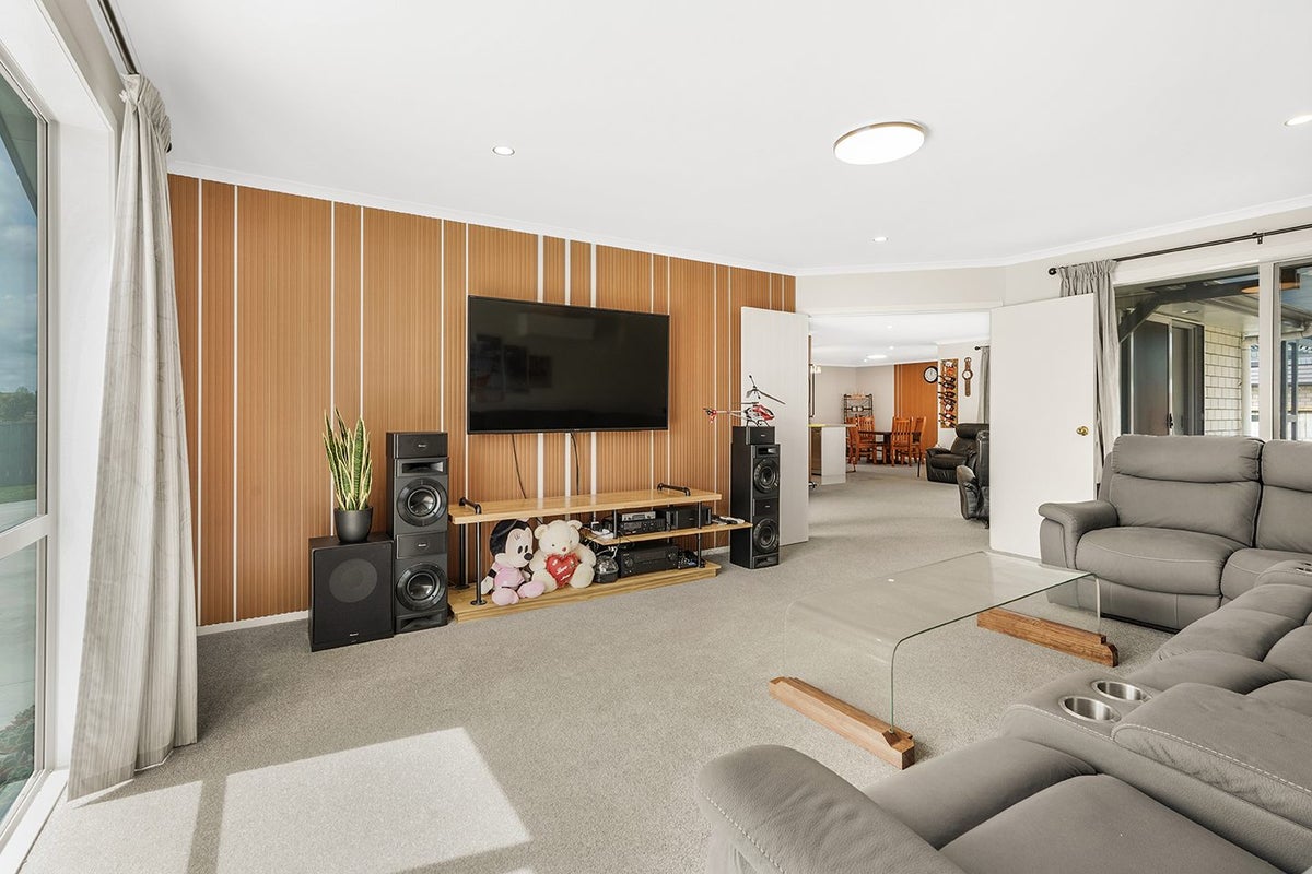 30 Keerangi Place, Rototuna North, Hamilton - Carousel 2