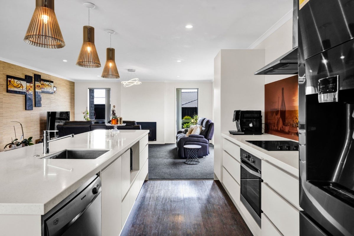 10 The Terrace, Bell Block, New Plymouth - Carousel 2