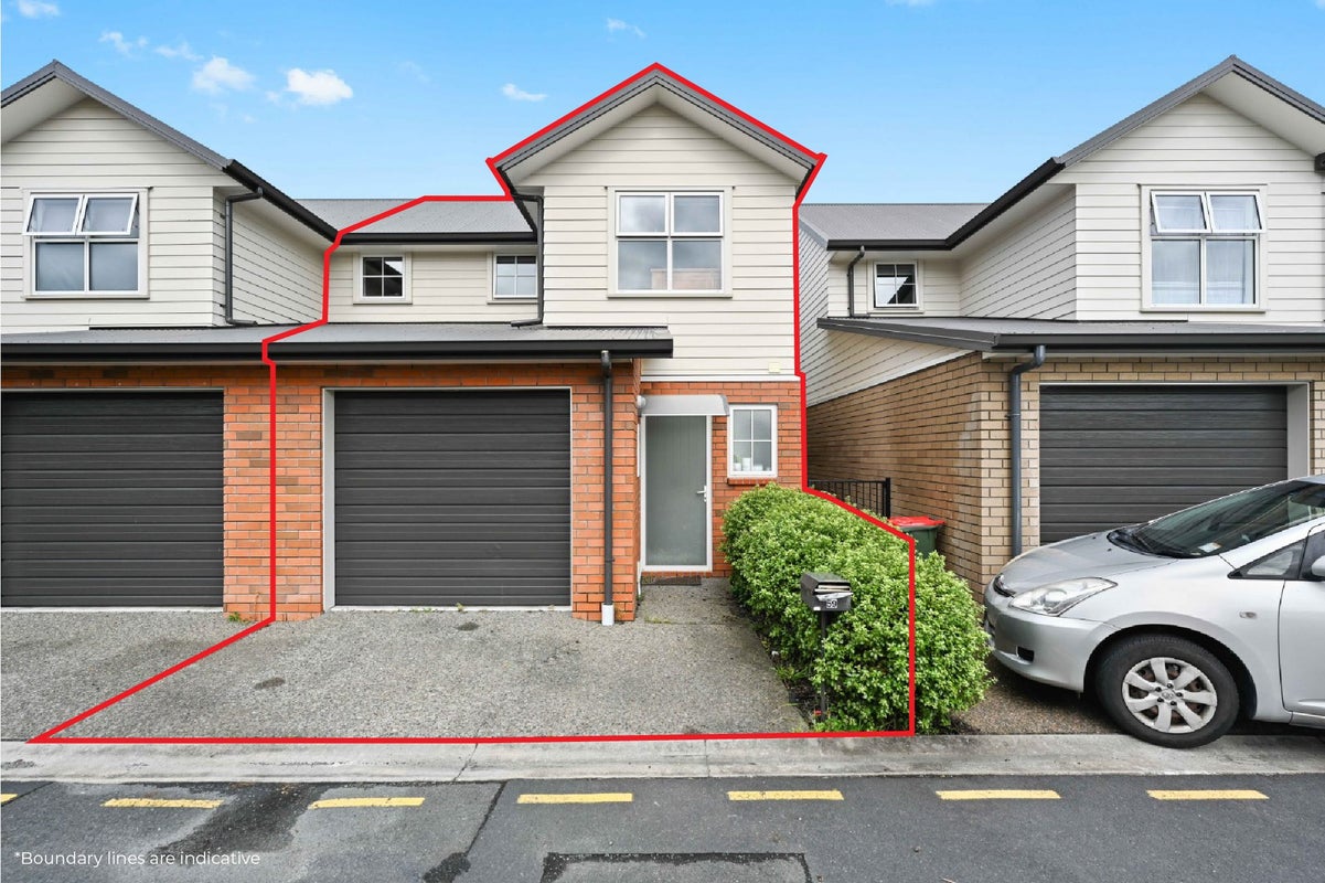 59 Chiefs Court, Hamilton East, Hamilton - Carousel 1