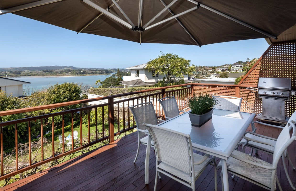 111A Pah Road, Cockle Bay, Auckland - Carousel 1