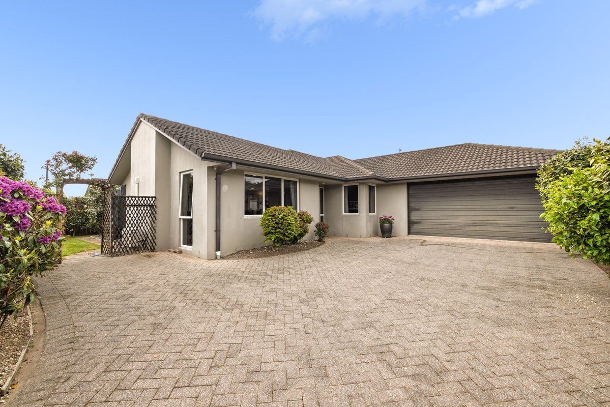 14 Glencoe Court, Pyes Pa, Tauranga - Carousel 1