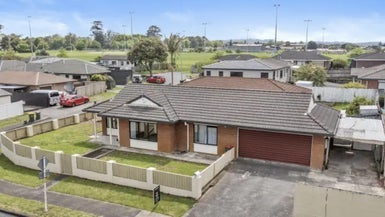 1/1 Senecio Place, Weymouth, Auckland - Carousel 1