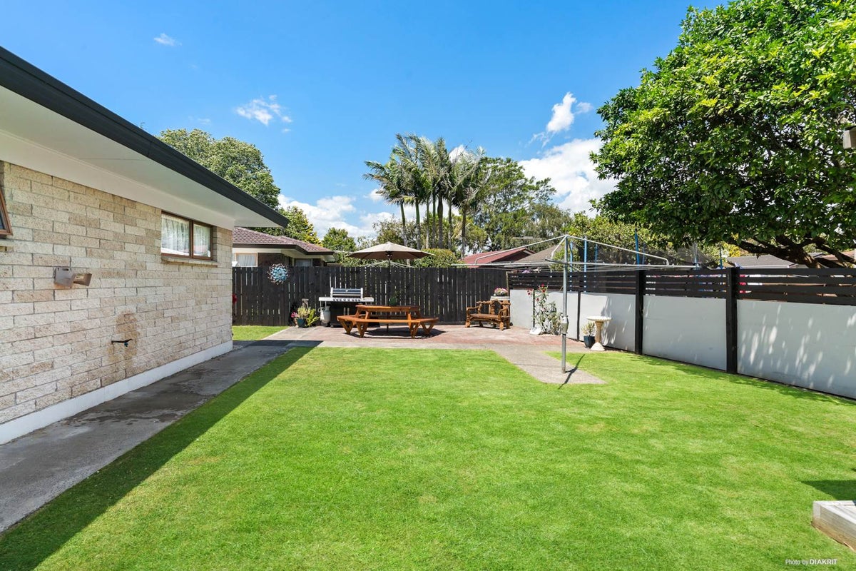 4 Glengowan Place, Conifer Grove, Takanini - Carousel 2