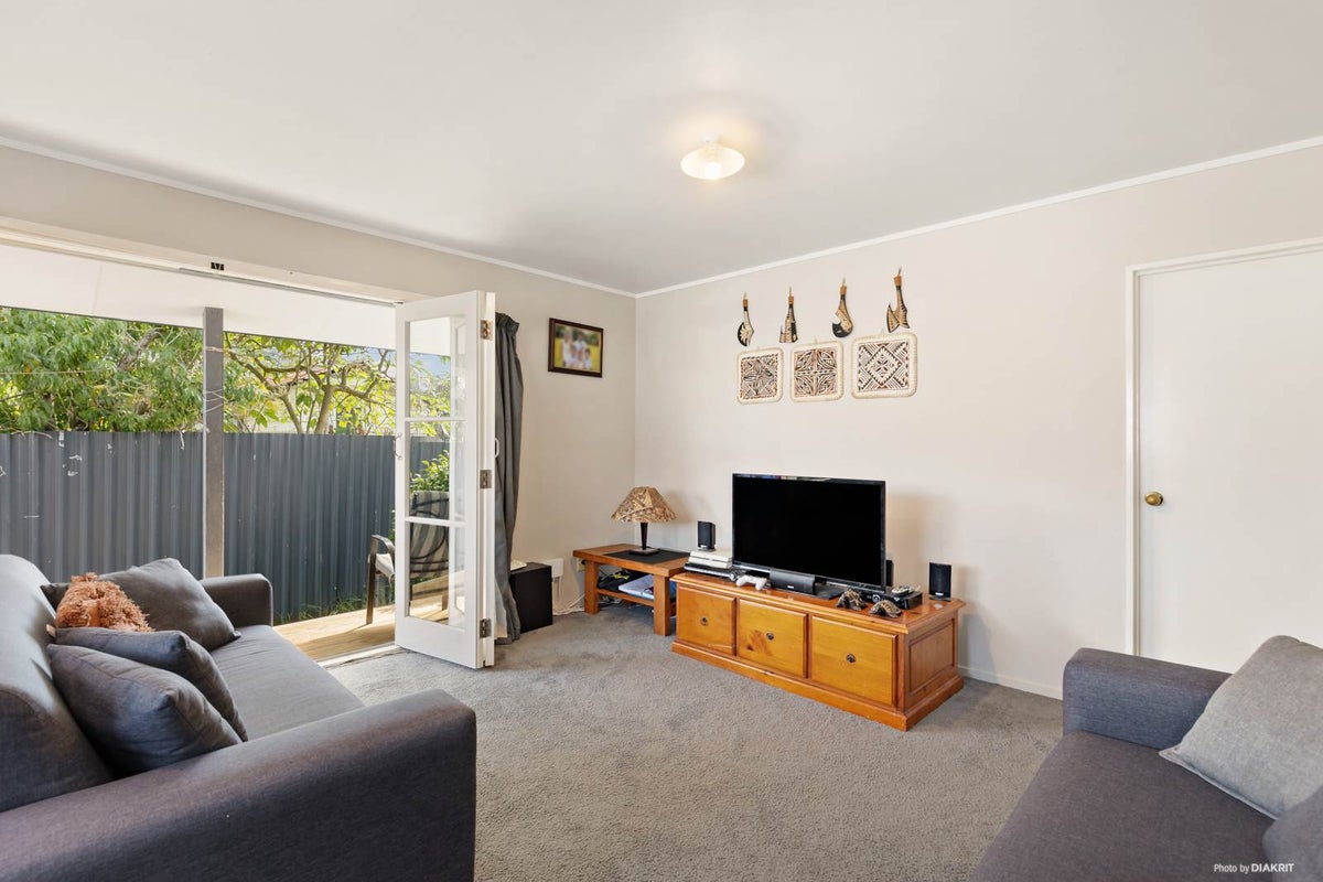 2/149A Favona Road, Favona, Auckland - Carousel 2