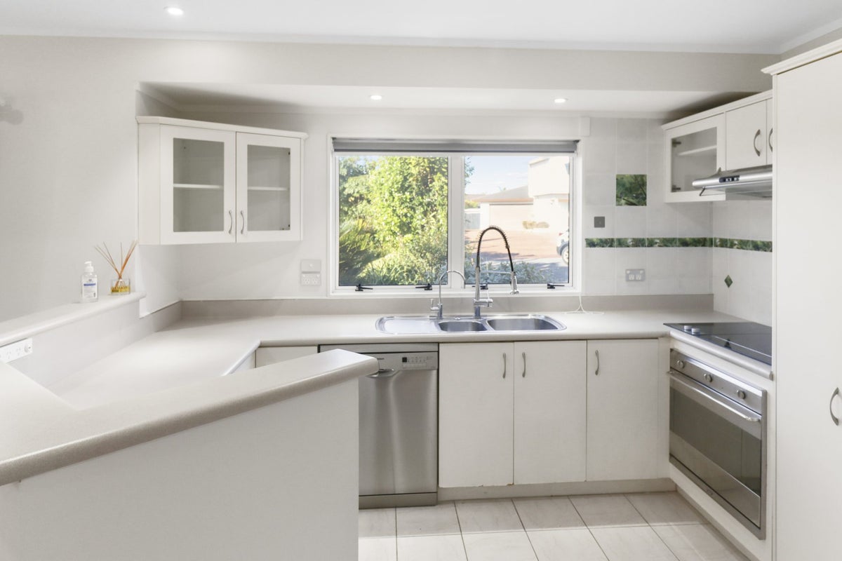 18 Frank Nobilo Drive, Golflands, Auckland - Carousel 2