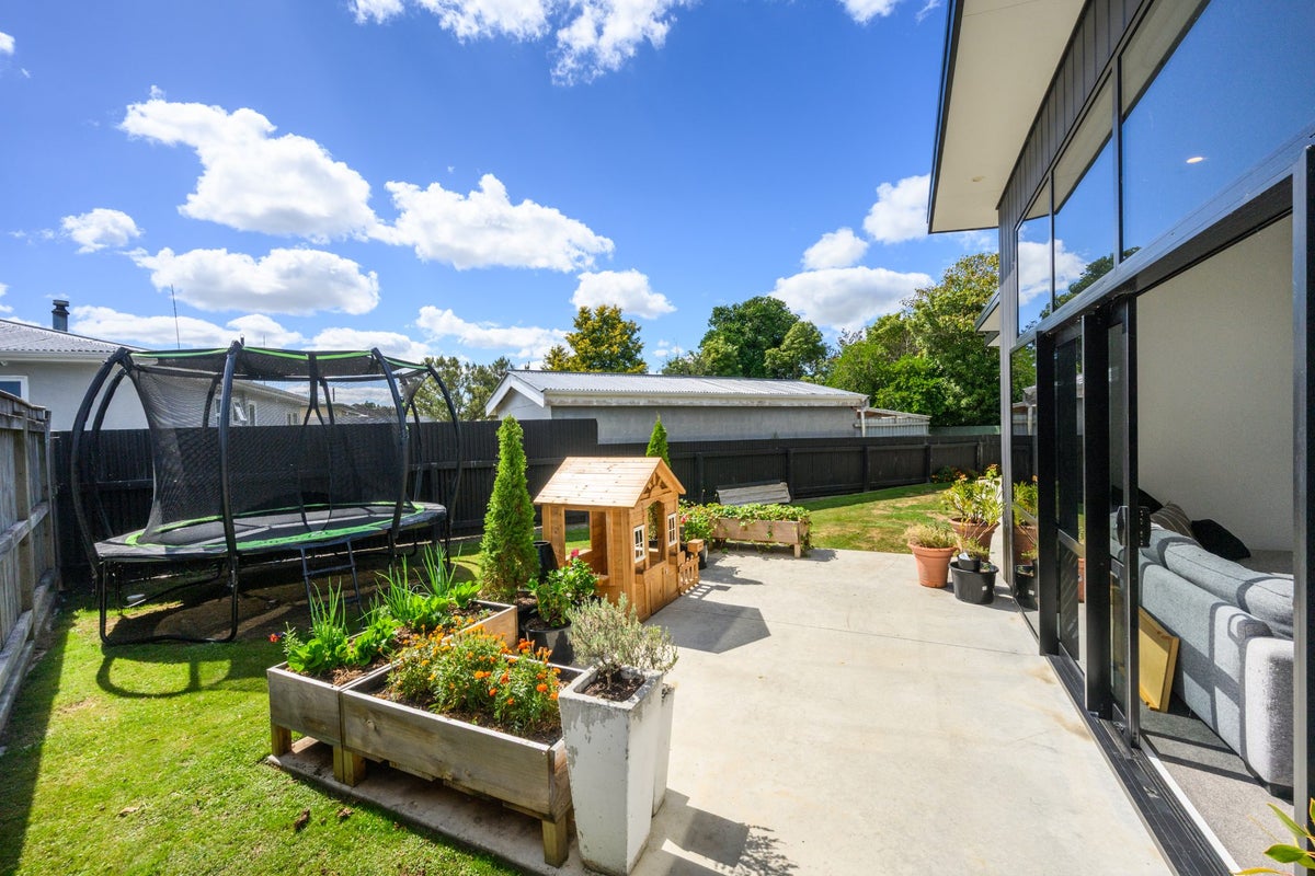 37B Kingston Street, Awapuni, Palmerston North - Carousel 21
