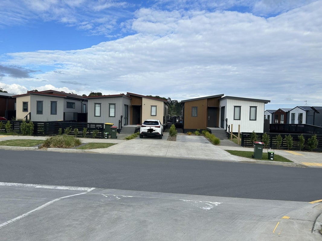 19 Pukanui Avenue, Totara Park, Auckland - Carousel 12