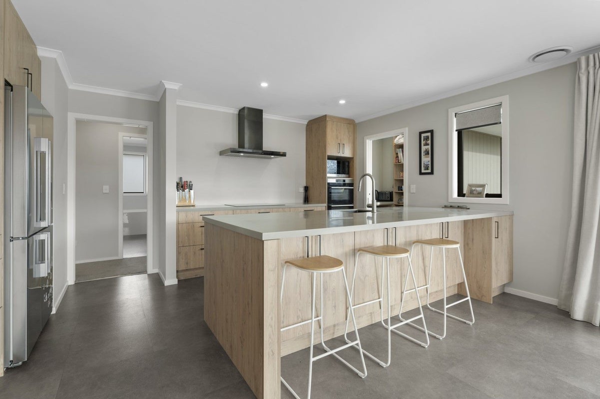 14 Dingle ST, Hawea, Lake Hawea - Carousel 2