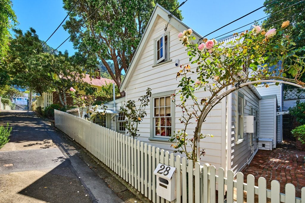 28 Ascot Street, Thorndon, Wellington - Carousel 1