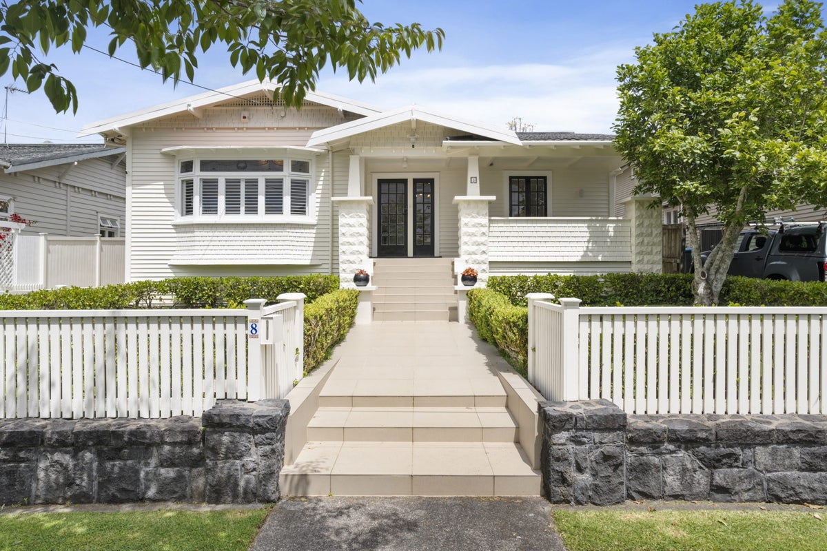 8 Baldwin Avenue, Mount Albert, Auckland - Carousel 1