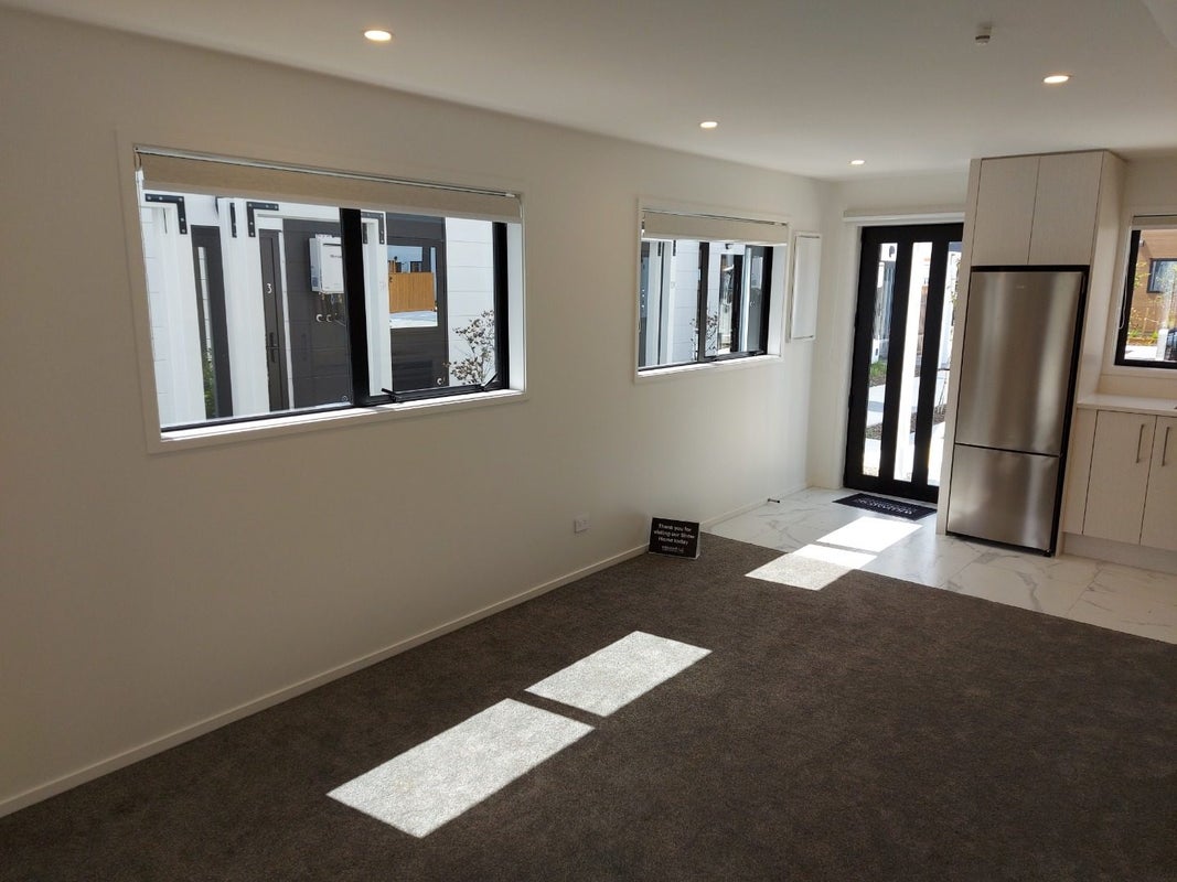 6/322 Oxford Terrace, Avalon, Lower Hutt - Carousel 2