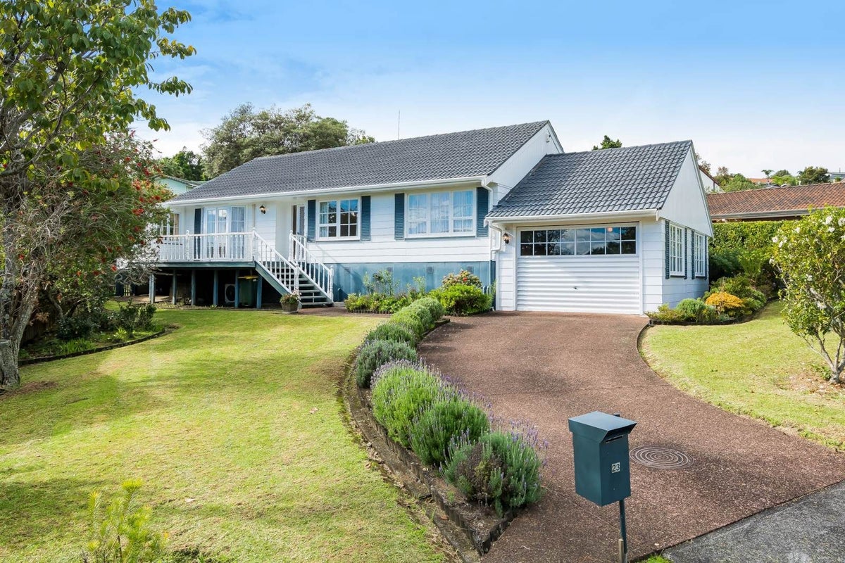 23 Weetman Drive, Browns Bay, Auckland - Carousel 1