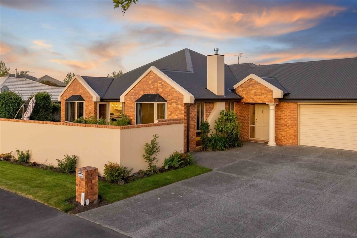 5 Coolspring Way, Redwood, Christchurch - Carousel 1