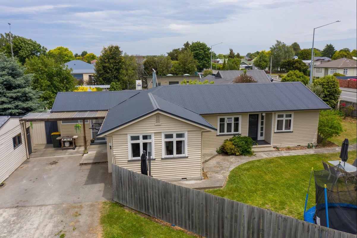 42 Bridge Street, Netherby, Ashburton - Carousel 1