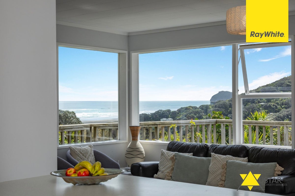 90 Seaview Road, New Lynn - Carousel 1