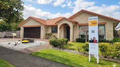 223 Castlewold Drive, Bethlehem, Tauranga - Carousel 1