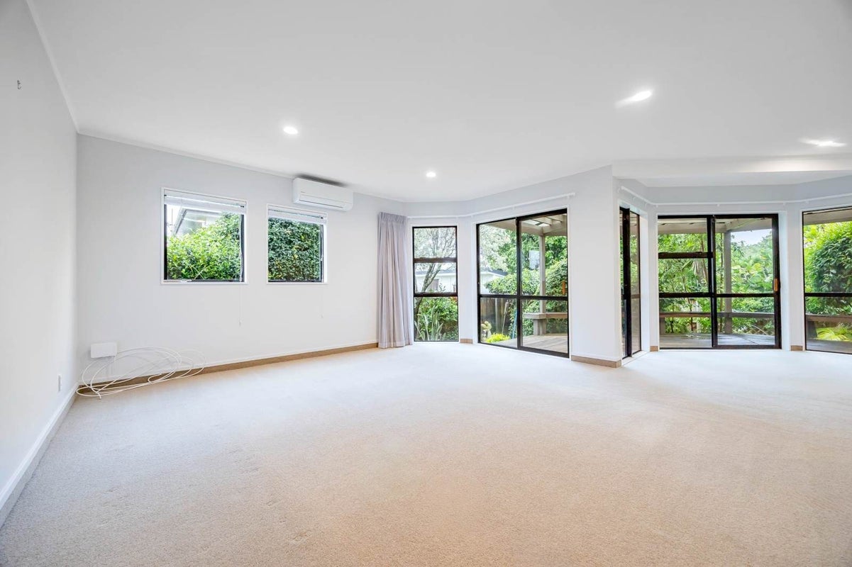 2/6 Kingshaven Close, Mount Roskill, Auckland - Carousel 2