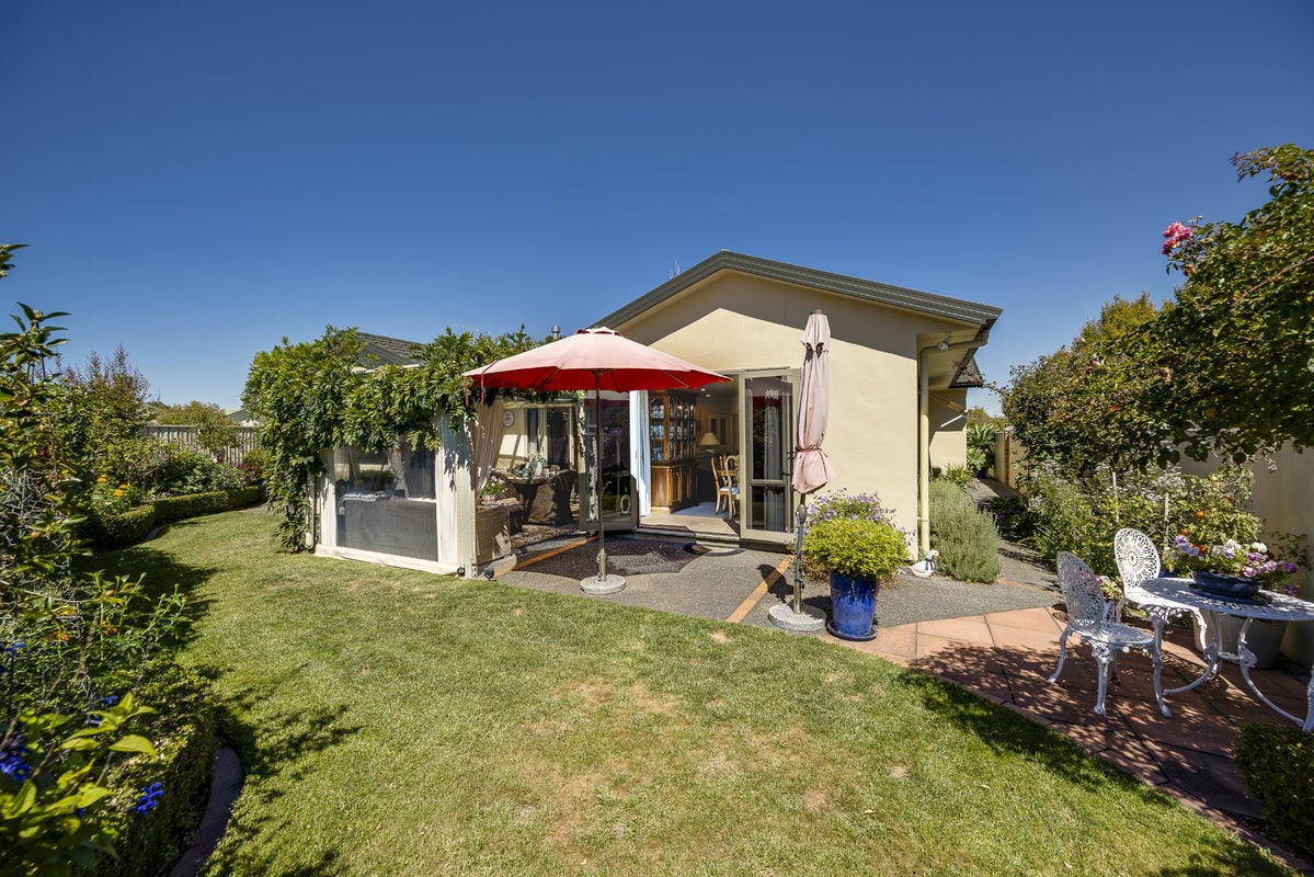 86 Kensington Drive, Taradale, Napier - Carousel 2