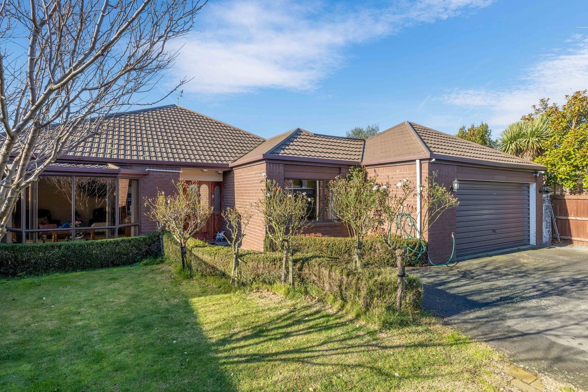 8 Sea Eagles Place, North New Brighton, Christchurch - Carousel 1
