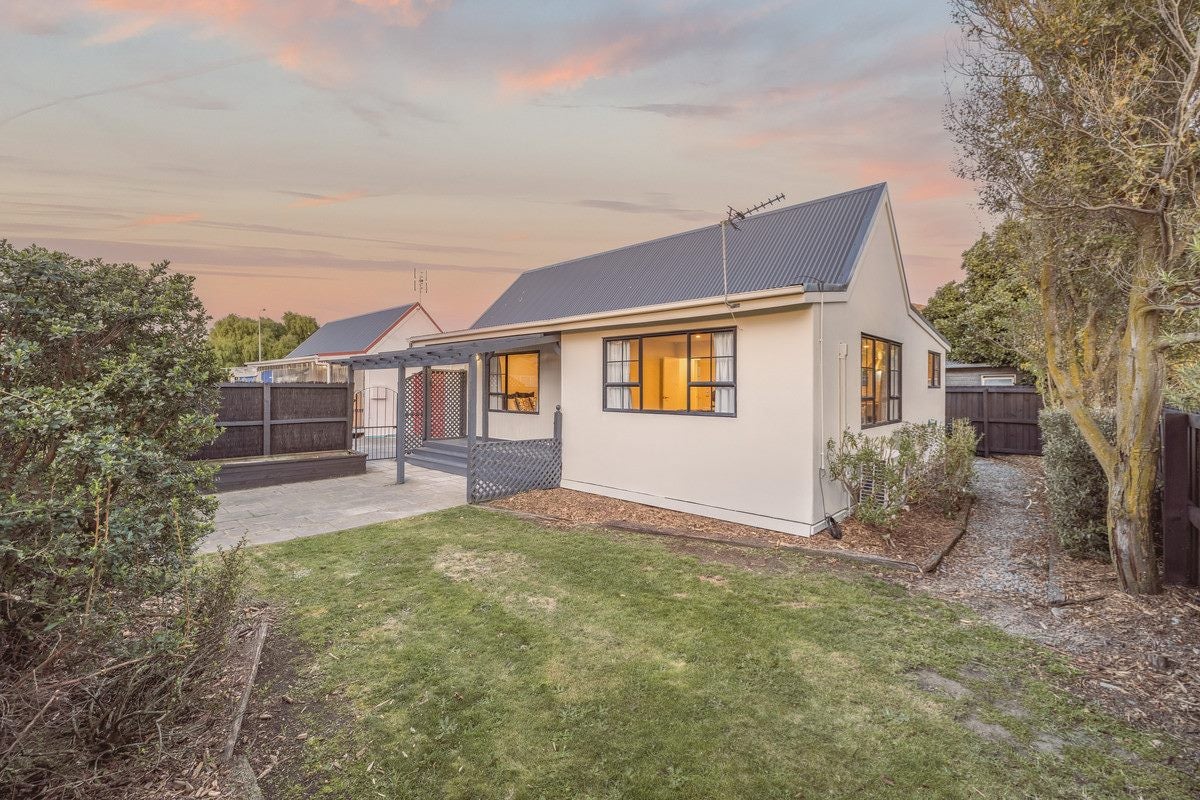 2/10 Hersham Place, Bromley, Christchurch - Carousel 2