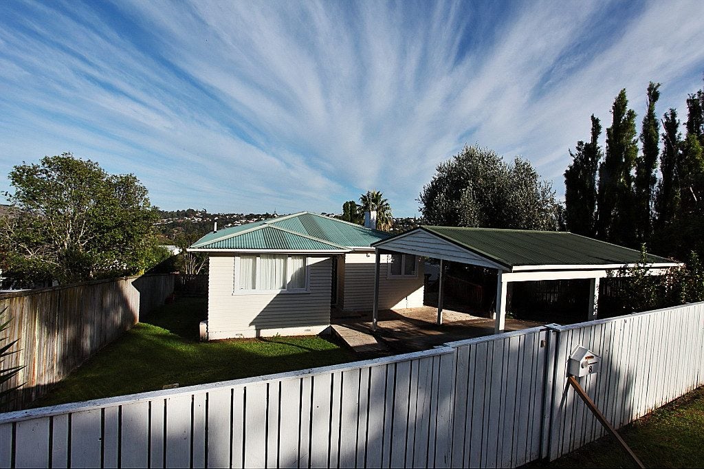2/8 Mayfield Road, Glenfield, Auckland - Carousel 2