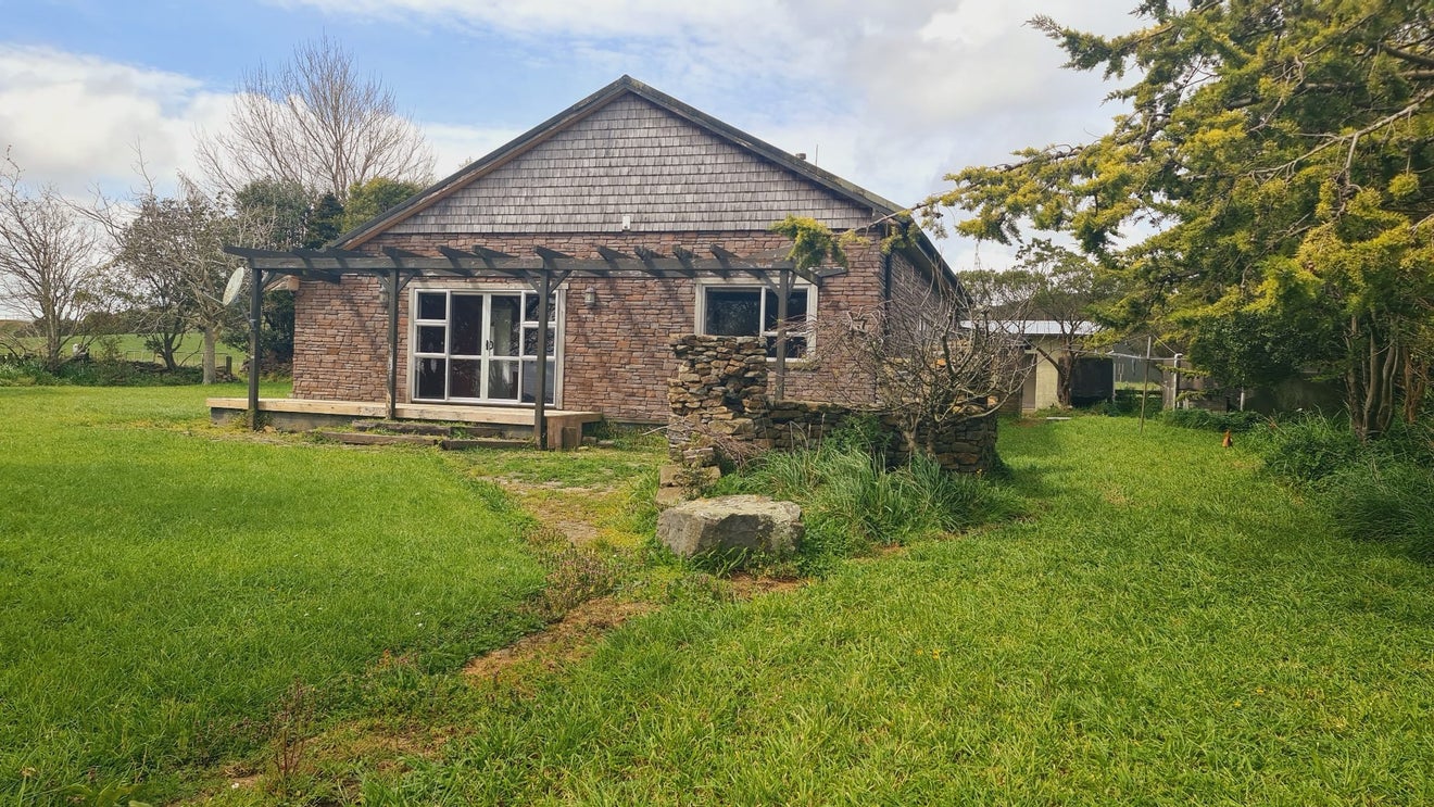 150 Kendalls Line, Linton, Palmerston North - Carousel 2