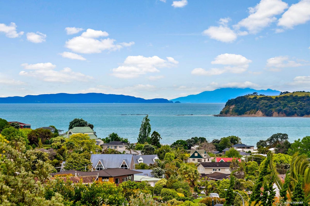 728 Whangaparaoa Road, Stanmore Bay, Whangaparaoa - Carousel 1