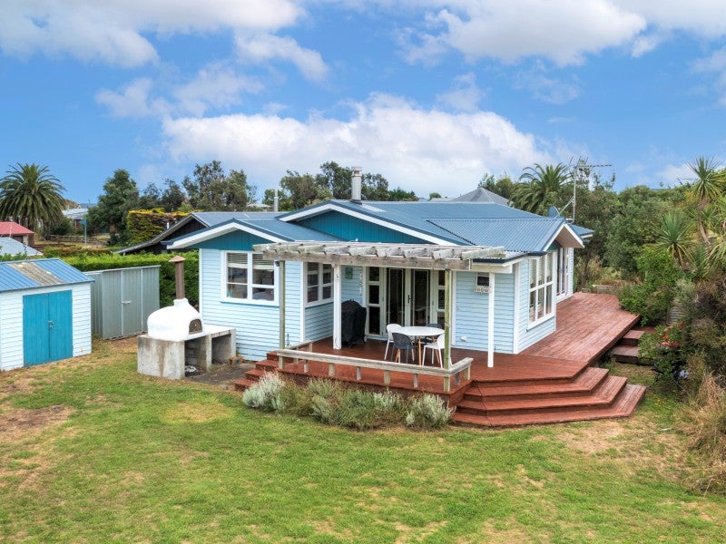44 Sarah Street, Waikawa Beach, Manakau - Carousel 1