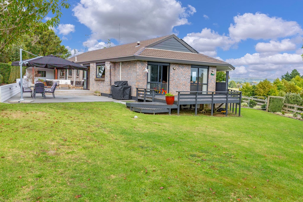 76 Hyland Place, Waiuku, Waiuku - Carousel 1