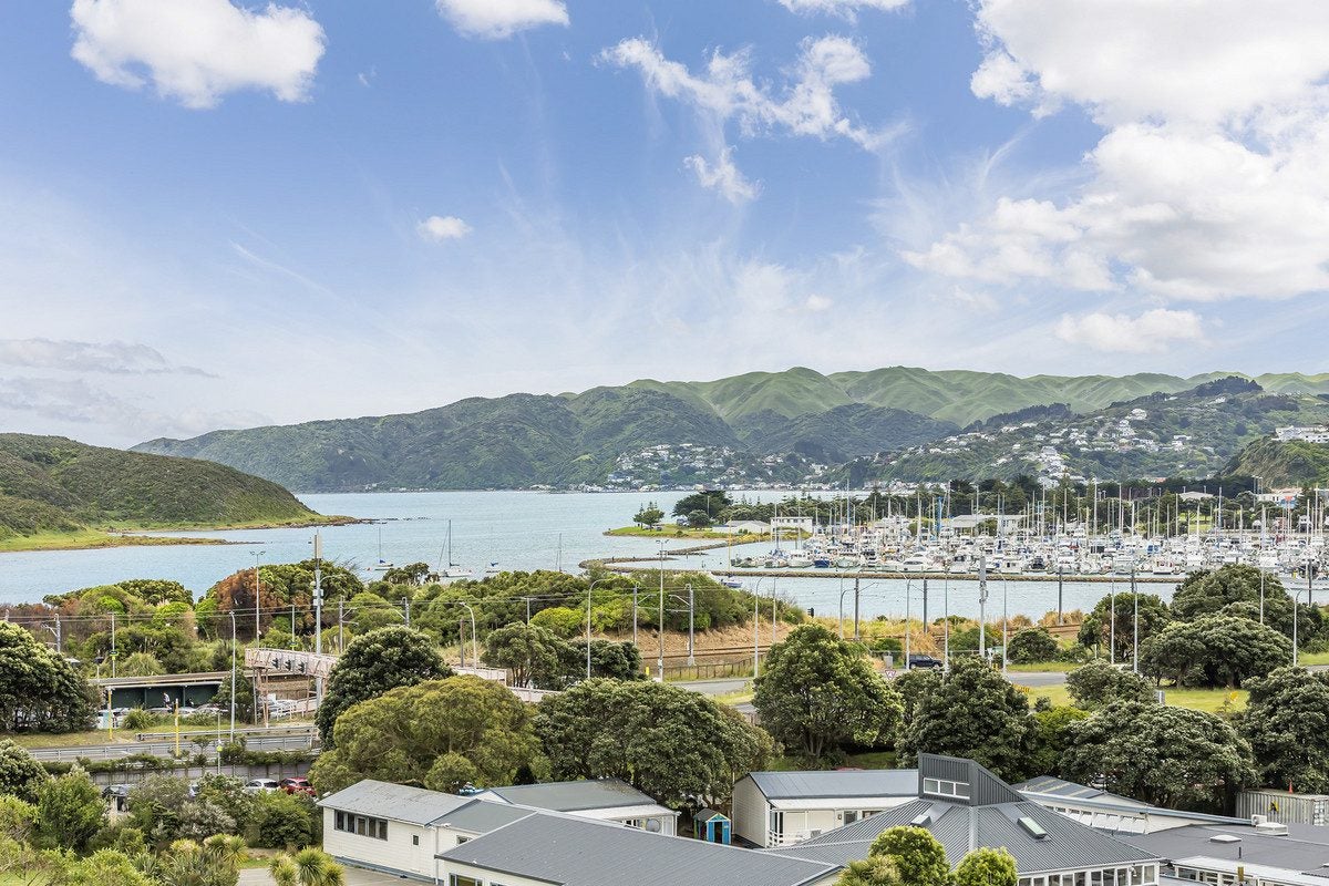 4A Whitianga View, Paremata, Porirua - Carousel 2