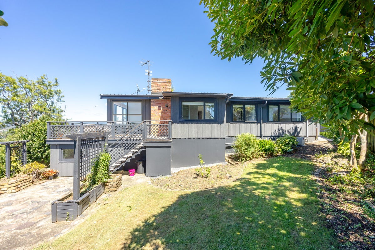 42 Chorley Avenue, Massey, Auckland - Carousel 1
