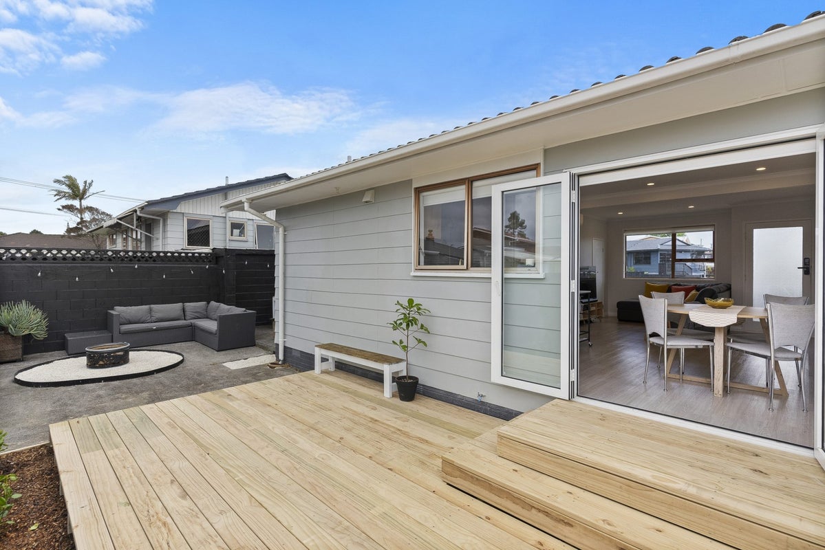 1A Ferndown Ave, Papatoetoe, Manukau - Carousel 1