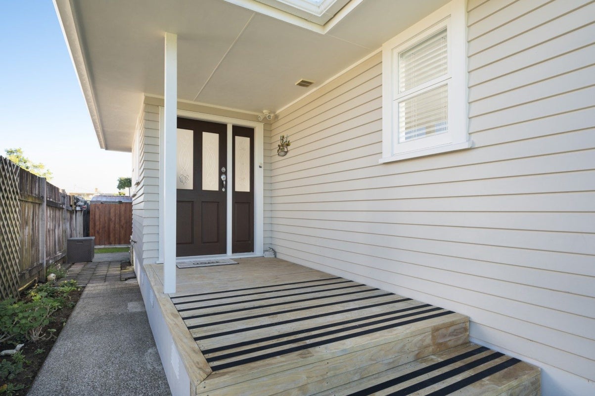 17 Hayes Avenue, Gate Pa, Tauranga - Carousel 2