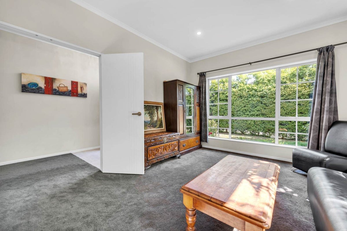 17 Ballindrait Drive, Flat Bush, Auckland - Carousel 2