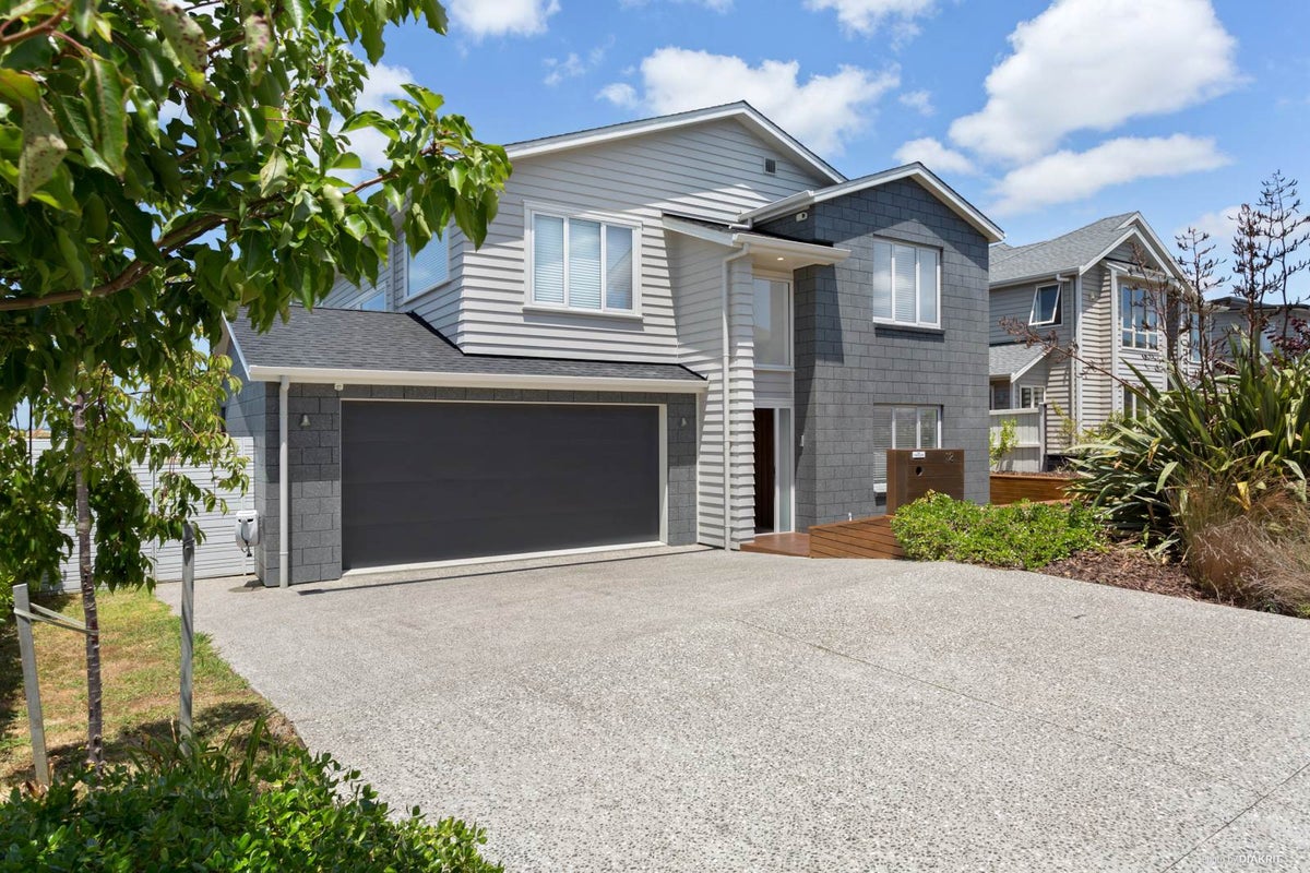 12 Tuangi Street, Long Bay, Auckland - Carousel 1