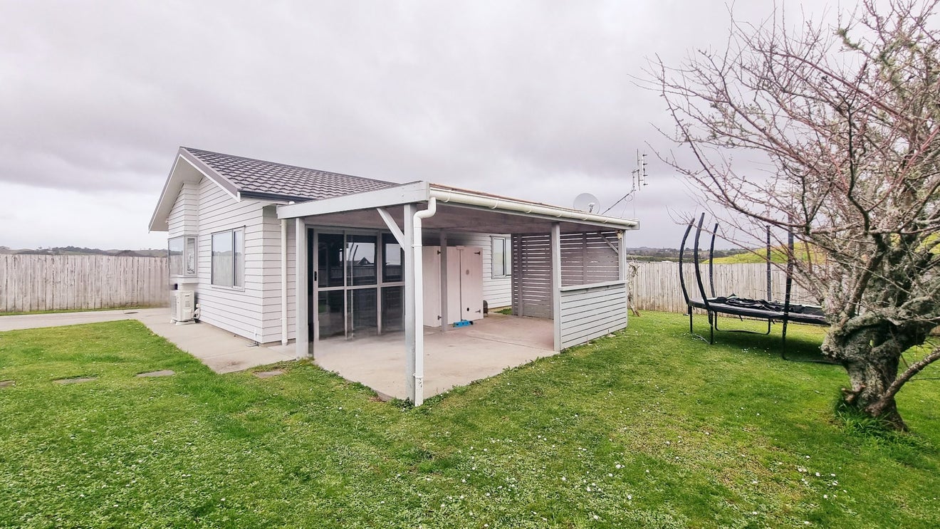 2 Karaka Road, Beachlands, Auckland - Carousel 1