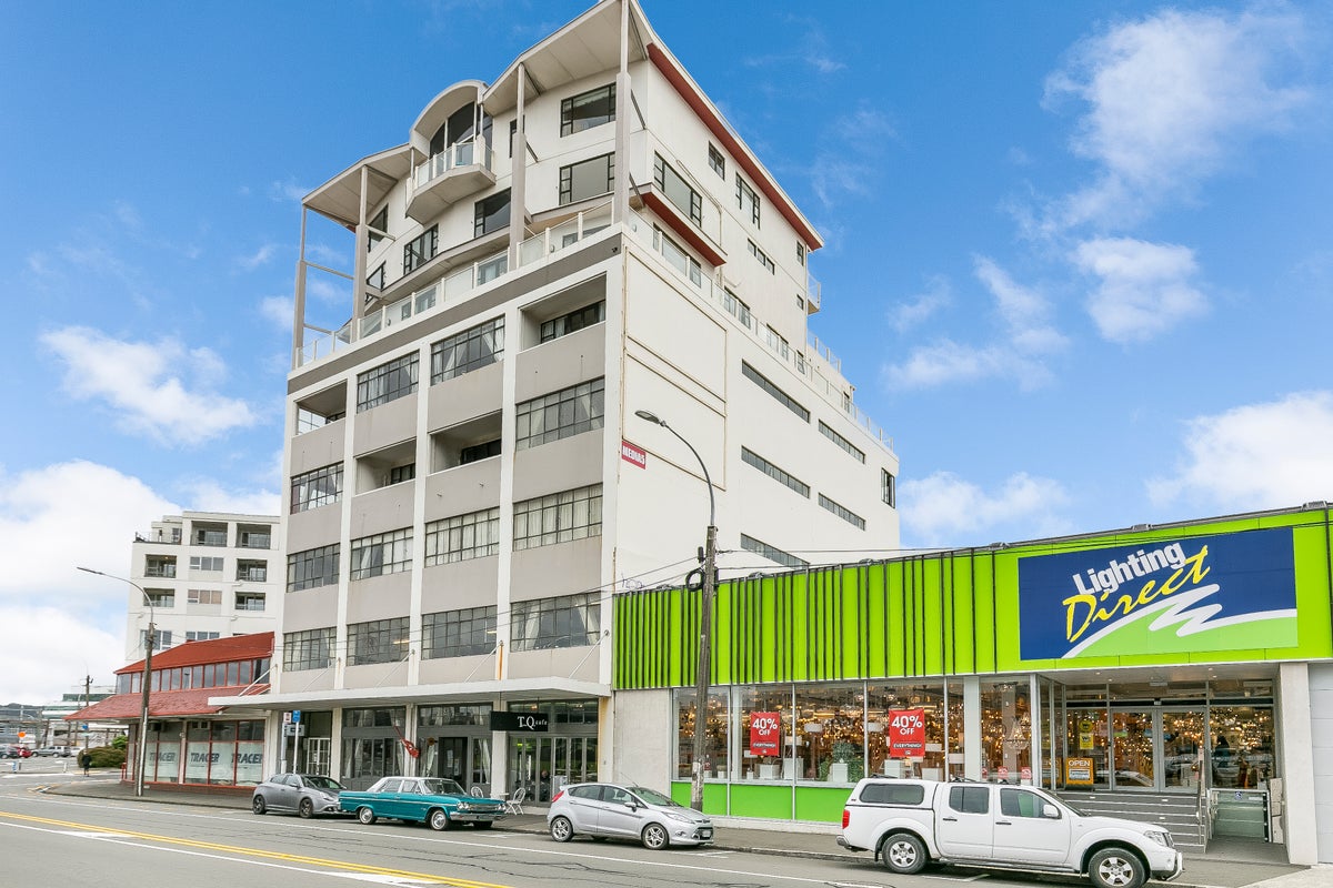 13/125 Thorndon Quay, Pipitea, Wellington - Carousel 1