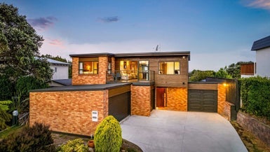 18 Arapito Road, Titirangi, Auckland - Carousel 1