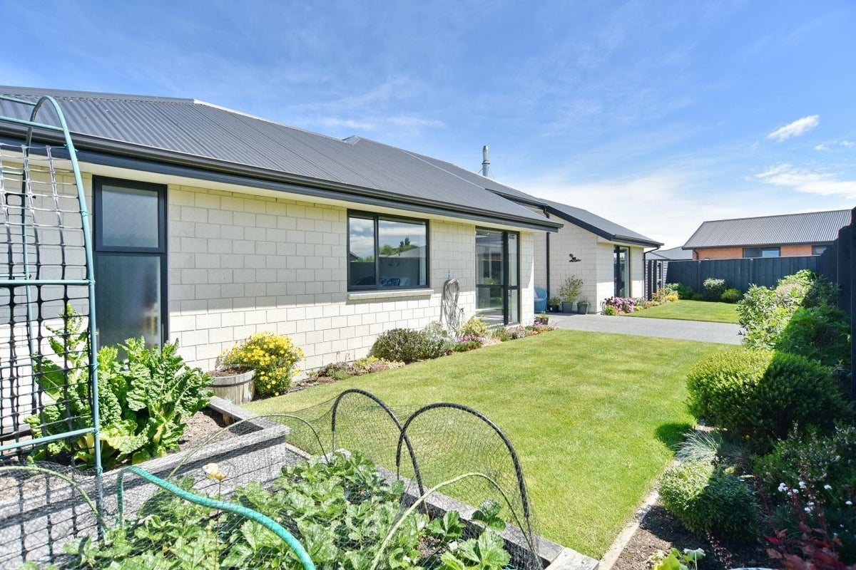 7 Flynn Lane, Halswell, Christchurch - Carousel 24