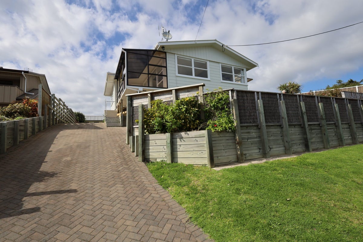35 HAMURANA ROAD, Omokoroa, Western Bay Of Plenty - Carousel 1