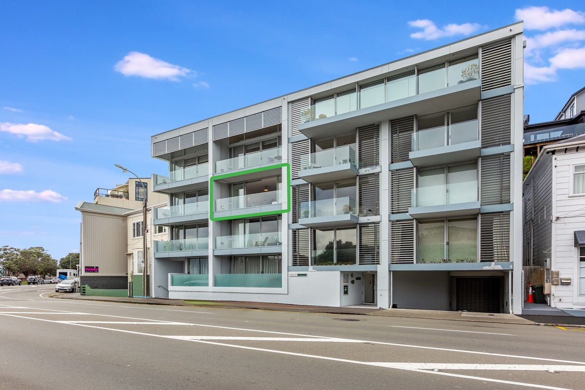 6/74 Oriental Parade, Oriental Bay, Wellington - Carousel 32