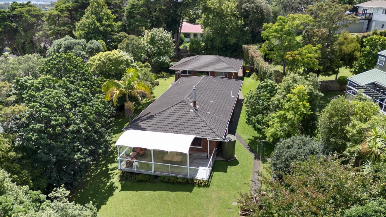 109A Glengarry Road, Glen Eden, Auckland - Carousel 1
